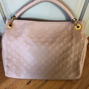 Authentic Louis Vuitton Artsy MM